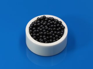 Silicon nitride grinding ball