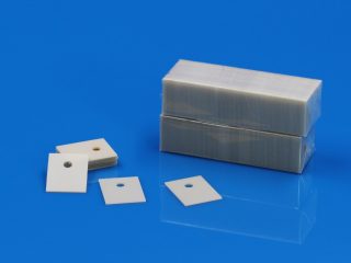 TO-220 aluminum nitride Ceramic Insulator Cooling Pads